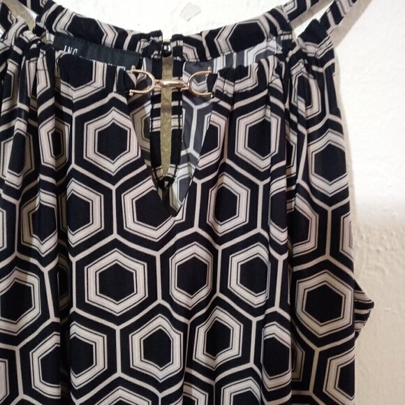 WOMEN'S INC INTERNATIONAL CONCEPTS BLACK AND WHITE TANK TOP. SIZE M - Picture 2 of 5